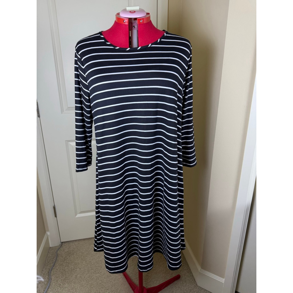 Women's Unbranded Navy & White Striped Dress XL $5 w/$25 purchase